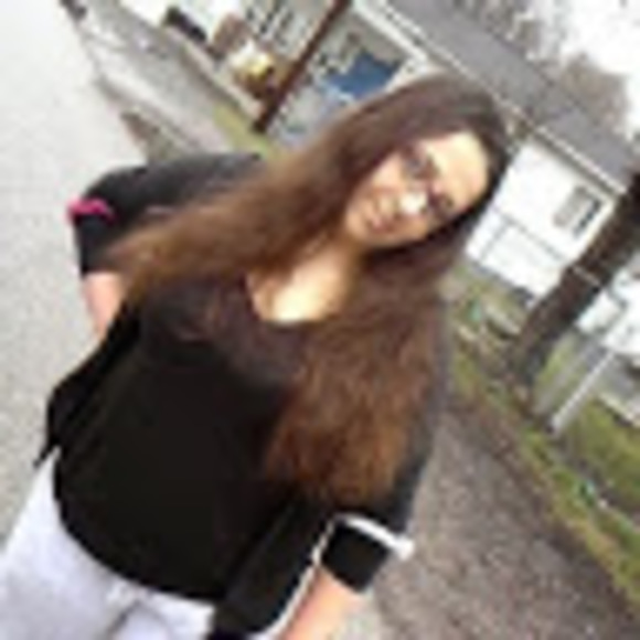 Meet your Posher, Amanda - Picture 1 of 1